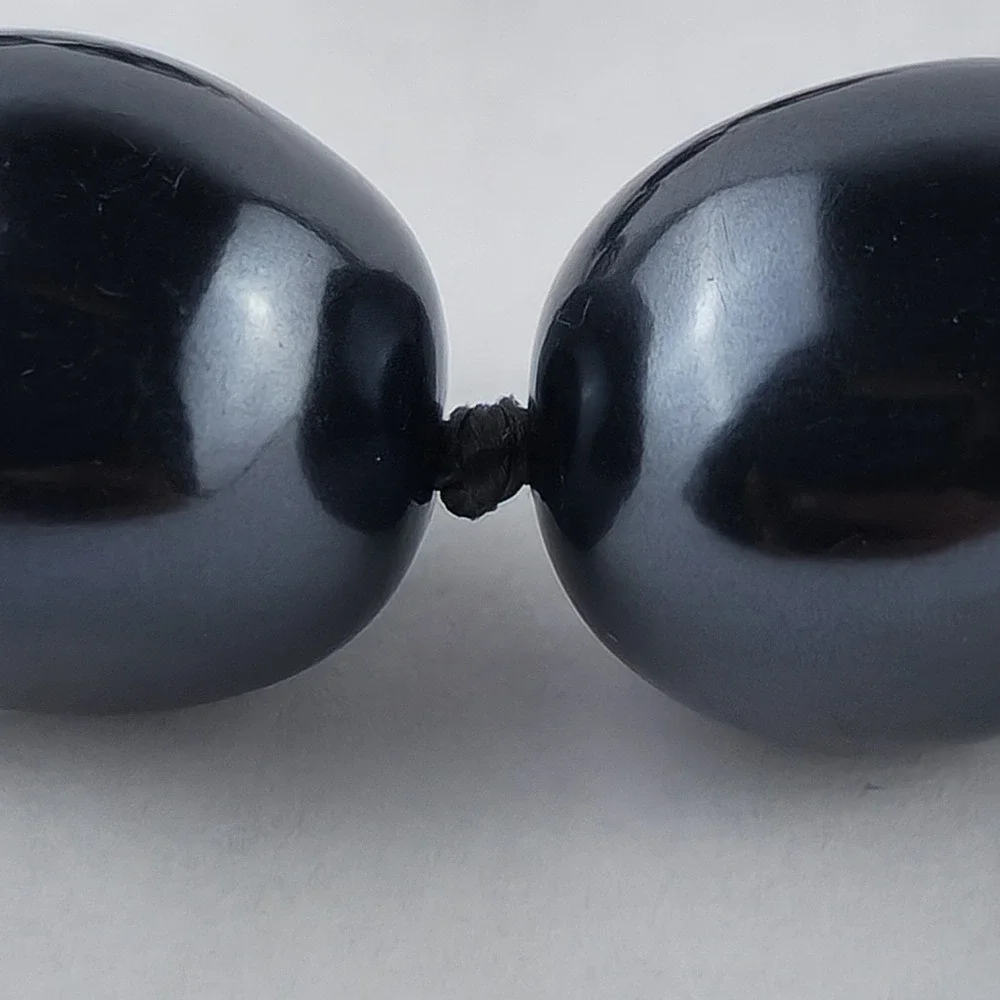 Vintage Monet Faux‎ Tahitian Pearl Bracelet Peacock Gray Knotted Beads Signed